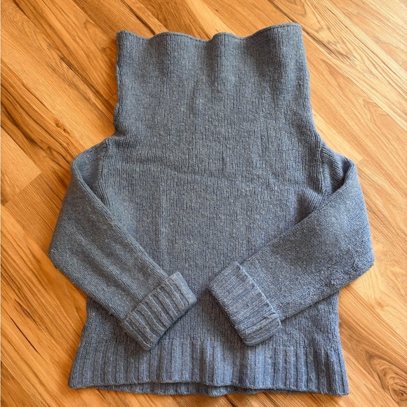 Women’s Anthropologie Blue Sweater - Picture 2 of 6